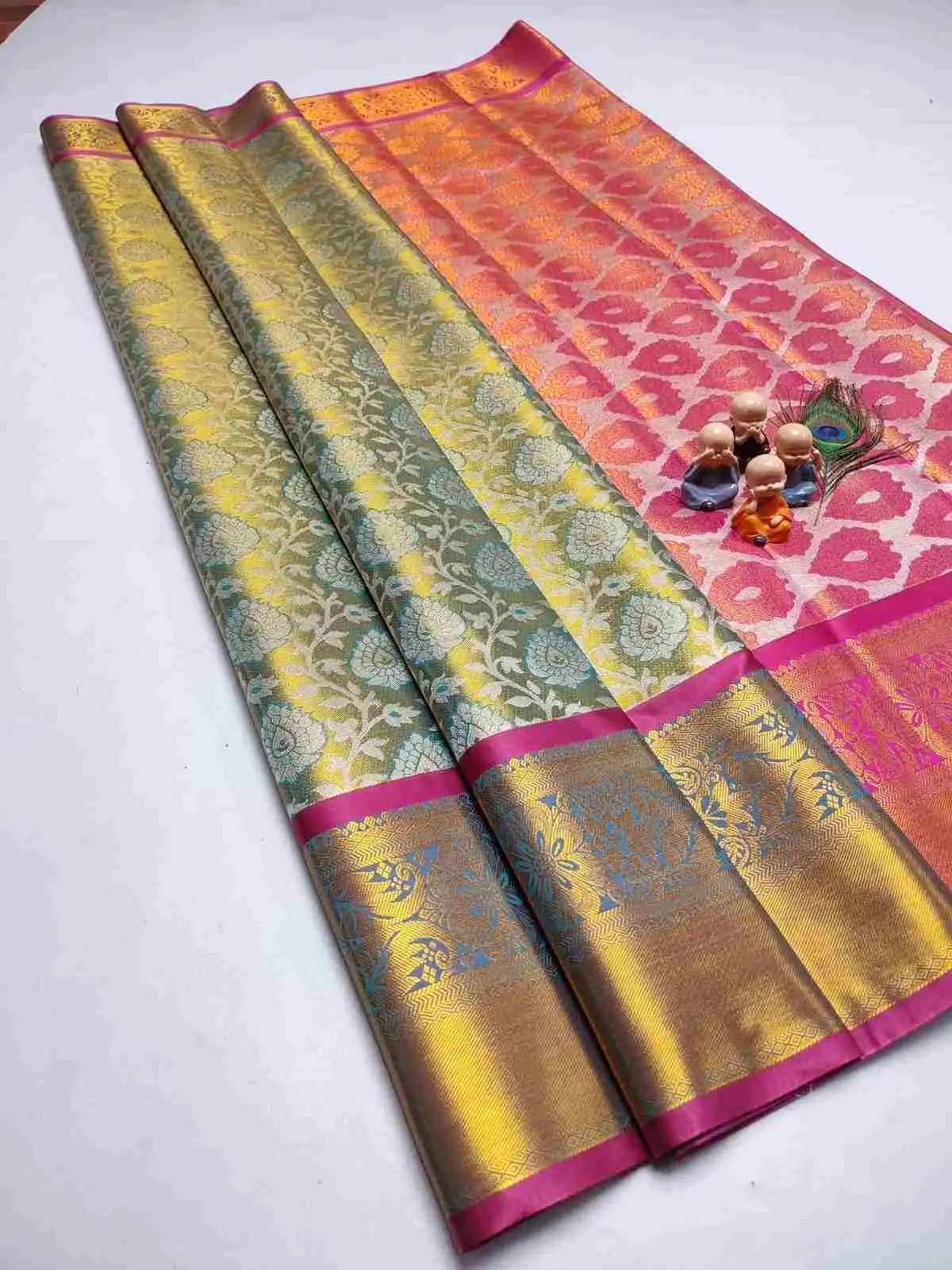 Floral Diamond Butta Zari Brocade Semi Kanchipuram Silk Saree